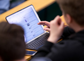 学生使用iPad
